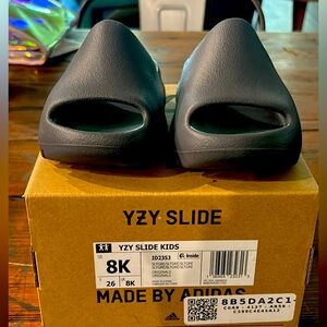 Yeezy Slides Toddler Sz 8